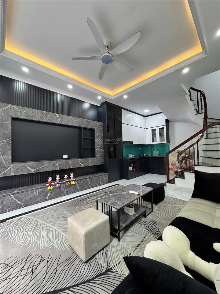 Ô tô đỗ cổng trần khát chân, ngõ nông thông kinh doanh tốt, thang máy, không qh, 42m*5t, giá 8,2 tỷ