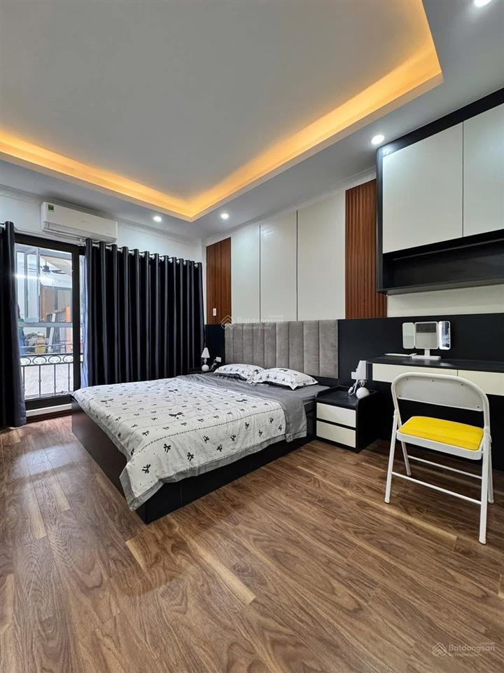 Ô tô đỗ cổng trần khát chân, ngõ nông thông kinh doanh tốt, thang máy, không qh, 42m*5t, giá 8,2 tỷ