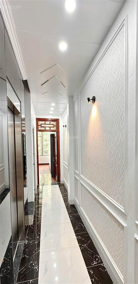 Ô tô đỗ cổng minh khai, ngõ nông, thông kinh doanh, 2 thoáng sáng, thang máy, 41m*5t. giá 8,5 tỷ.