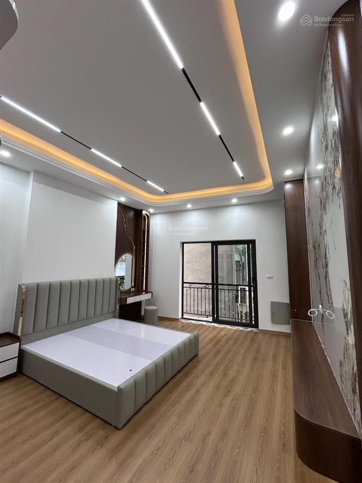 Phố bạch mai, thang máy, ngõ nông thông thoáng, lô góc, tặng full nt, 39m2*5t. giá 7,5 tỷ, không qh