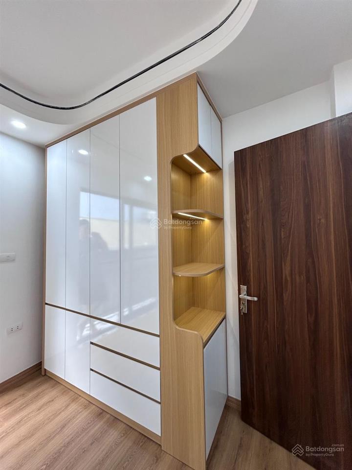 Phố bạch mai, thang máy, ngõ nông thông thoáng, lô góc, tặng full nt, 39m2*5t. giá 7,5 tỷ, không qh