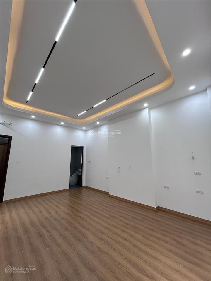 Phố bạch mai, thang máy, ngõ nông thông thoáng, lô góc, tặng full nt, 39m2*5t. giá 7,5 tỷ, không qh