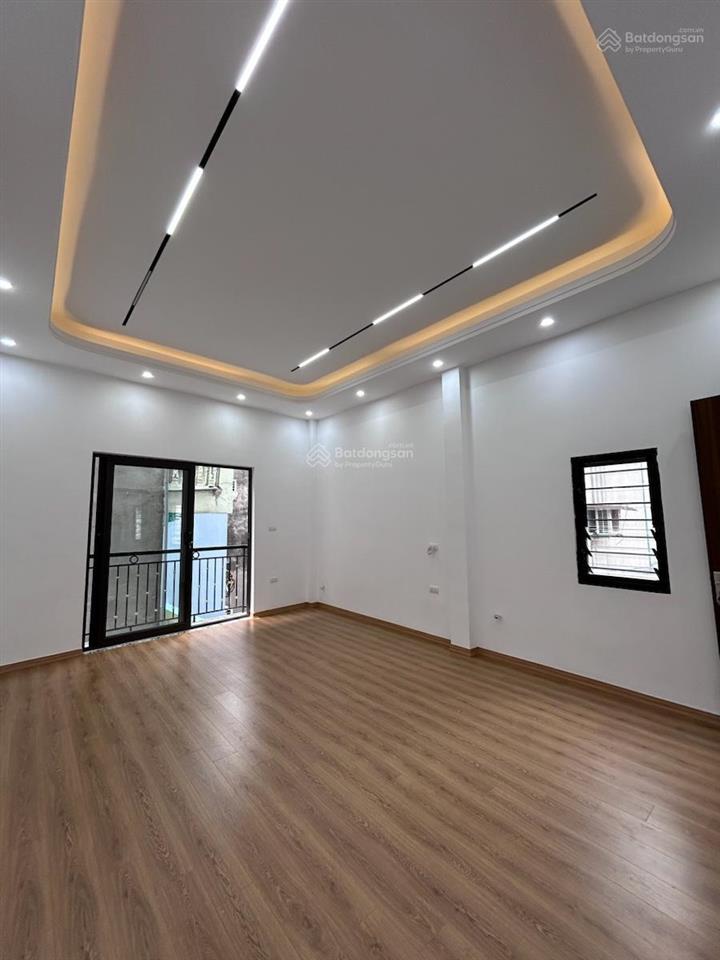 Phố bạch mai, thang máy, ngõ nông thông thoáng, lô góc, tặng full nt, 39m2*5t. giá 7,5 tỷ, không qh