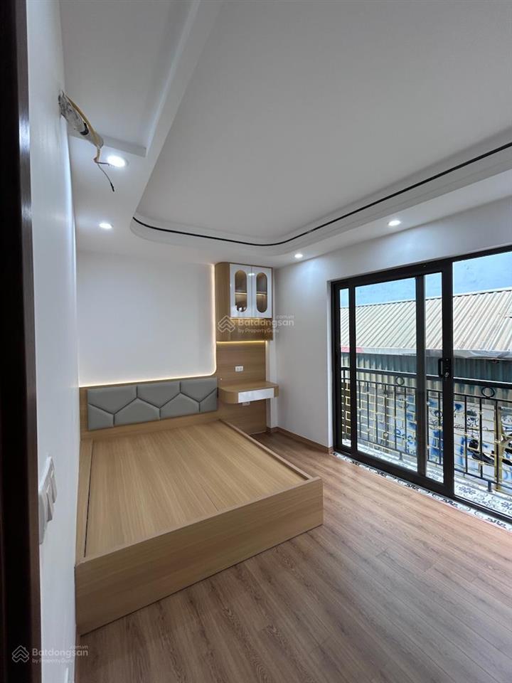Phố bạch mai, thang máy, ngõ nông thông thoáng, lô góc, tặng full nt, 39m2*5t. giá 7,5 tỷ, không qh