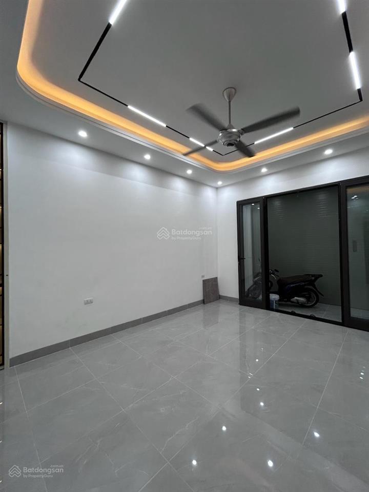 Phố bạch mai, thang máy, ngõ nông thông thoáng, lô góc, tặng full nt, 39m2*5t. giá 7,5 tỷ, không qh