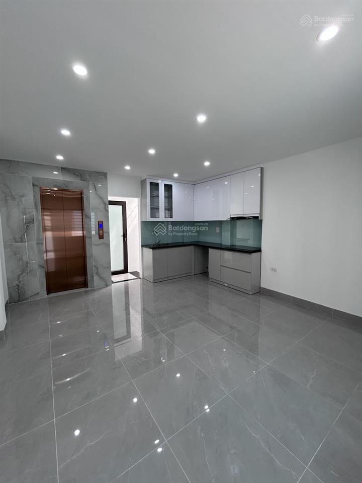 Phố bạch mai, thang máy, ngõ nông thông thoáng, lô góc, tặng full nt, 39m2*5t. giá 7,5 tỷ, không qh