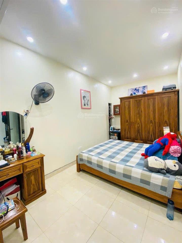 Bán nhà lô góc đại la, ngõ thông 3 thoáng, chủ tặng full nội thất, đủ công năng. 35m* 5t. giá 7,4 t