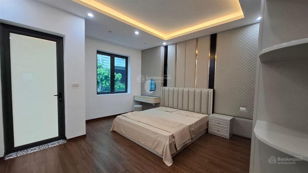 Ô tô ngủ trong nhà phố minh khai, thang máy, phân lô, vỉa hè rộng, kinh doanh, tặng nt 70m*4t.