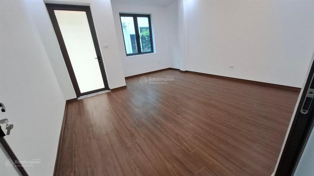 Ô tô ngủ trong nhà phố minh khai, thang máy, phân lô, vỉa hè rộng, kinh doanh, tặng nt 70m*4t.