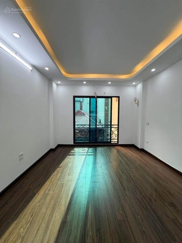 Gần phố minh khai, thang máy, phân lô, lô góc, ngõ thông tứ tung, tặng full nt,42m*5t giá 8,2 tỷ tl