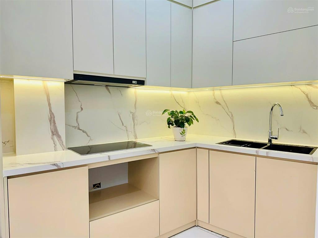 Giá cắt lỗ phố nguyễn đức cảnh, nhà mới kính koong, gần ô tô tránh 42m2*5t, giá 7,3 tỷ có tl xíu