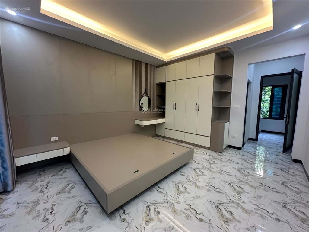 Ô tô đỗ cửa minh khai, thang máy, mặt ngõ nông thông rộng, nhà mới kính coong, 38m*5t giá 7,5 tỷ.