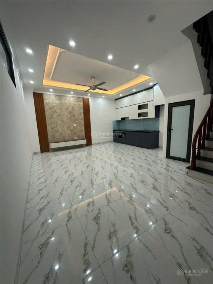 Lô góc đại la, ngõ thông, 3 thoáng, tặng nt xịn, ngõ rộng, gần ô tô, nhà k qh. 39m*5t giá 7,1 tỷ