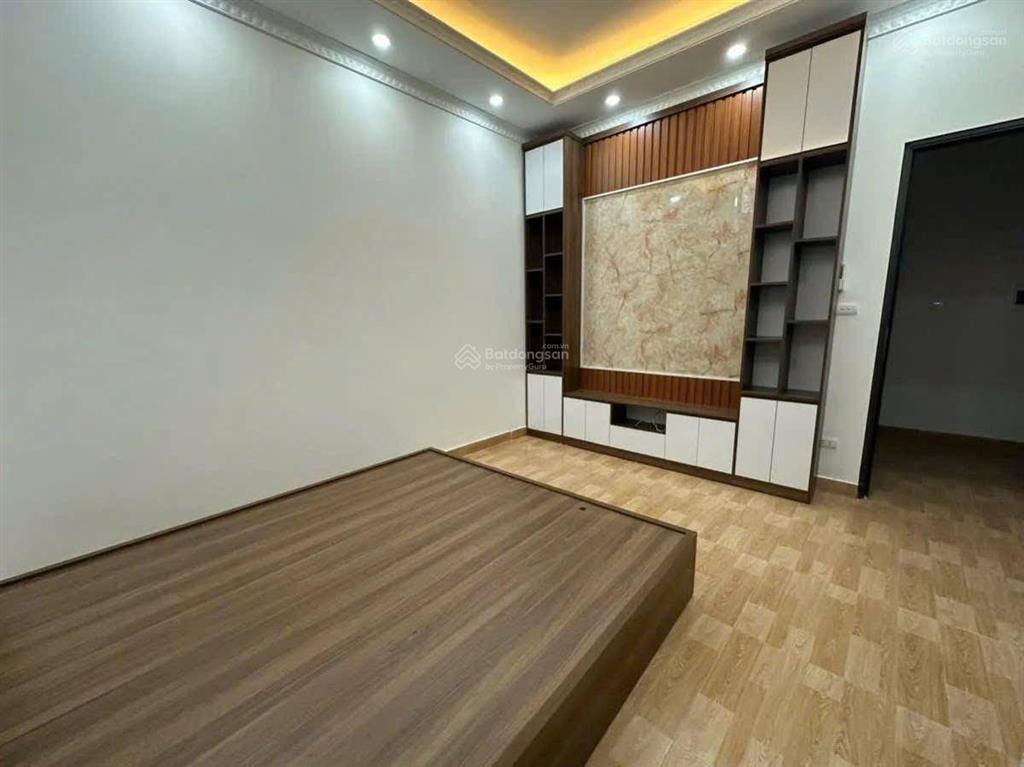 Lô góc đại la, ngõ thông, 3 thoáng, tặng nt xịn, ngõ rộng, gần ô tô, nhà k qh. 39m*5t giá 7,1 tỷ
