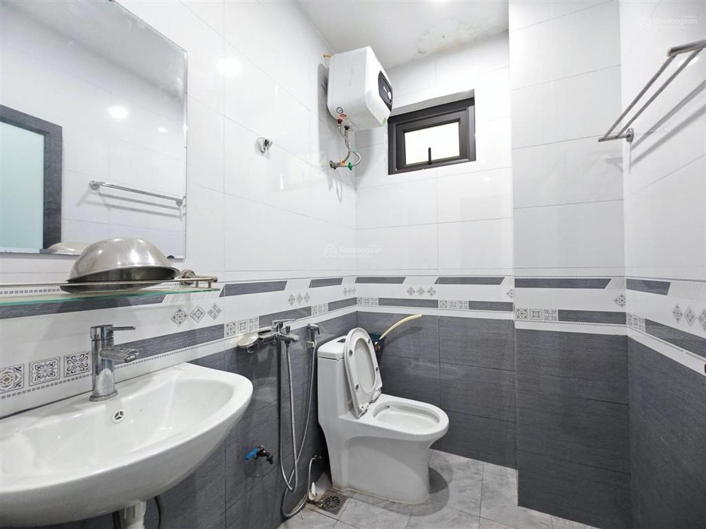 Giảm sâu, phố minh khai, ngõ nông, nhà mới đẹp, tặng full nt, nhà k qh, 36m*5t. giá 6,9 tỷ. có tl.