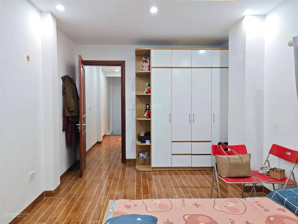 Giảm sâu, phố minh khai, ngõ nông, nhà mới đẹp, tặng full nt, nhà k qh, 36m*5t. giá 6,9 tỷ. có tl.