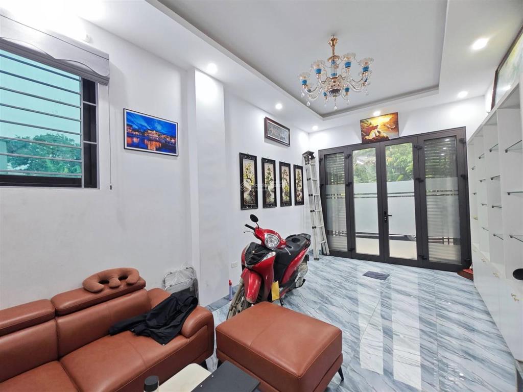 Giảm sâu, phố minh khai, ngõ nông, nhà mới đẹp, tặng full nt, nhà k qh, 36m*5t. giá 6,9 tỷ. có tl.