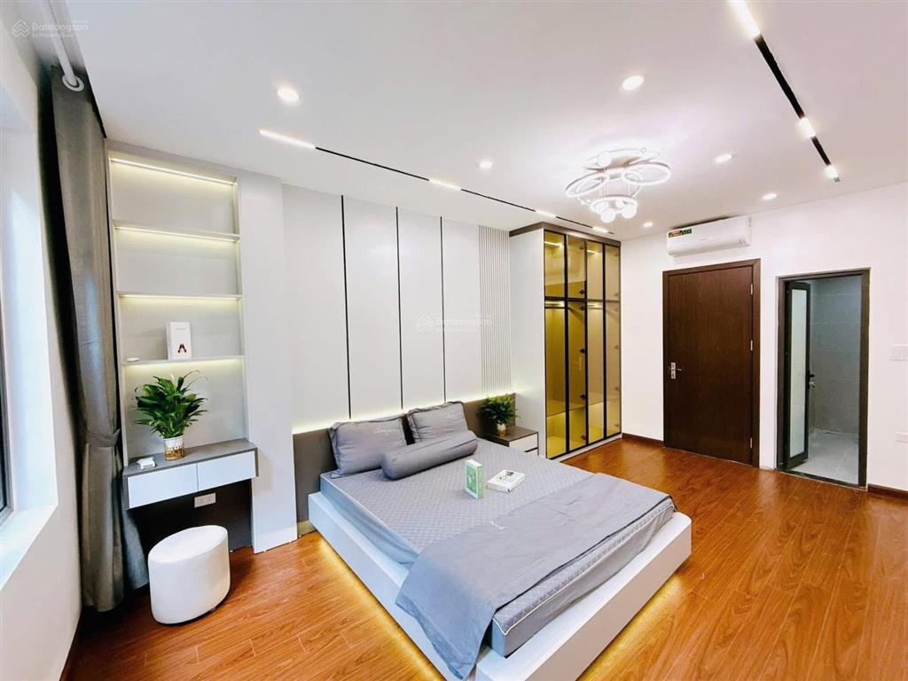 Phố bạch mai, 30m ra ô tô, 2 thoáng, thang máy, tặng full nội thất, sđcc, 47m2 * 5t giá 7,9 tỷ