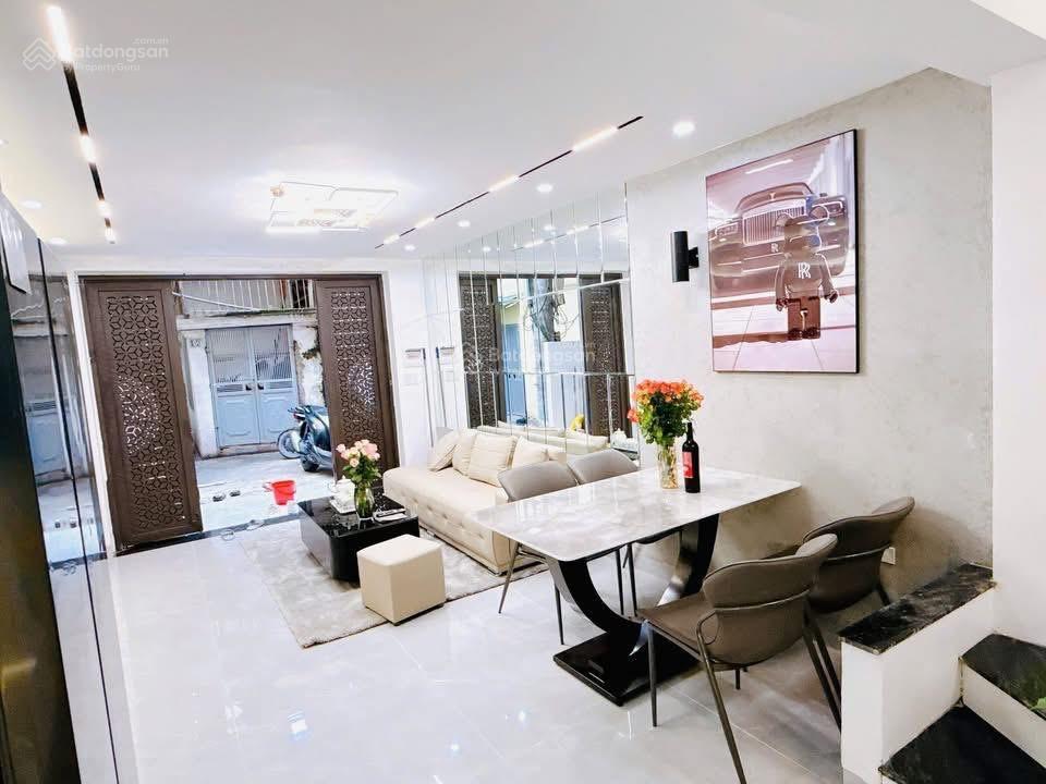 Phố bạch mai, 30m ra ô tô, 2 thoáng, thang máy, tặng full nội thất, sđcc, 47m2 * 5t giá 7,9 tỷ