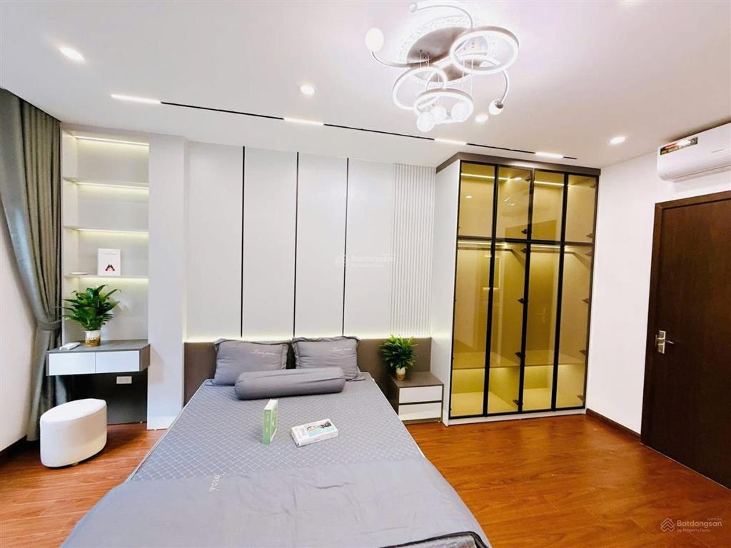 Phố bạch mai, 30m ra ô tô, 2 thoáng, thang máy, tặng full nội thất, sđcc, 47m2 * 5t giá 7,9 tỷ