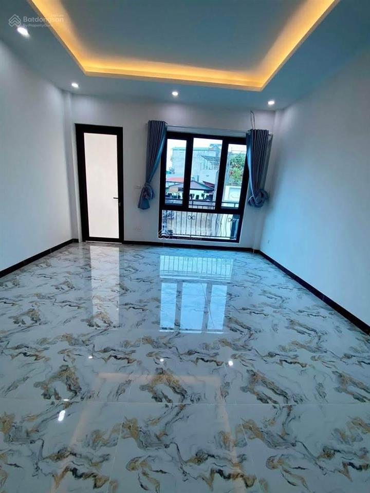 Hàng hiếm minh khai, thang máy, ngõ nông thông, 2 thoáng, ba gác tránh nhau. 38m*5t, giá 7,5 tỷ.