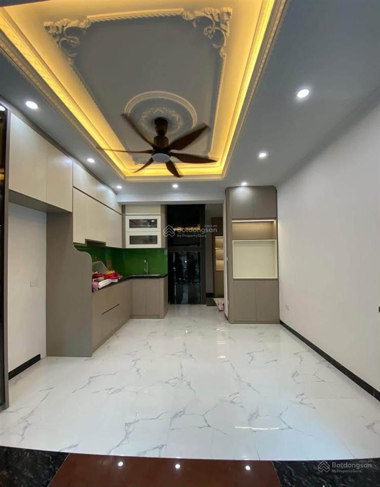 Hàng hiếm minh khai, thang máy, ngõ nông thông, 2 thoáng, ba gác tránh nhau. 38m*5t, giá 7,5 tỷ.