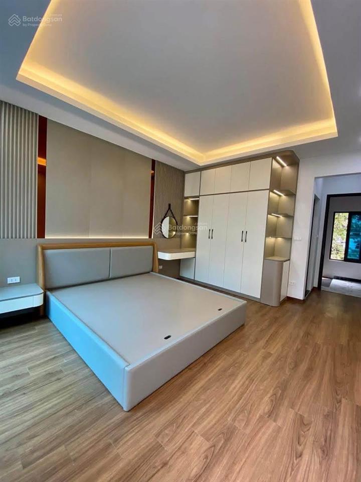 Hàng hiếm minh khai, thang máy, ngõ nông thông, 2 thoáng, ba gác tránh nhau. 38m*5t, giá 7,5 tỷ.