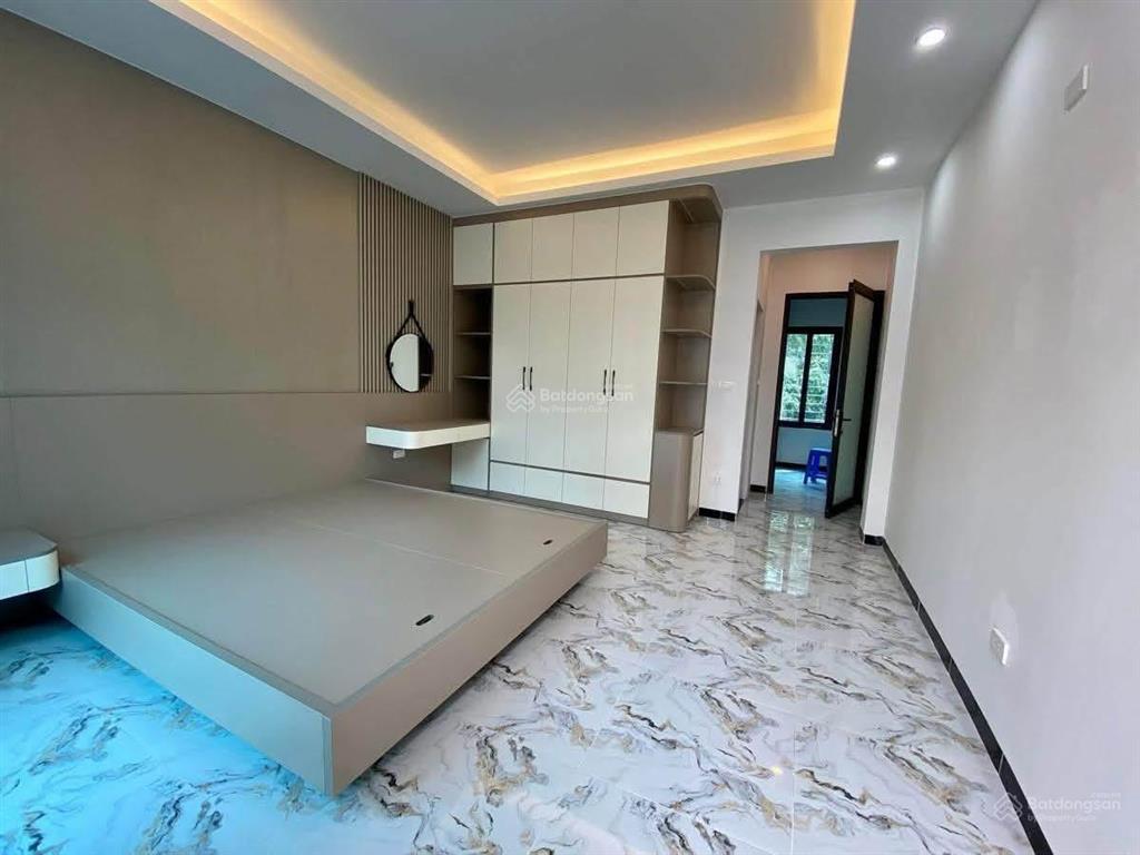 Hàng hiếm minh khai, thang máy, ngõ nông thông, 2 thoáng, ba gác tránh nhau. 38m*5t, giá 7,5 tỷ.