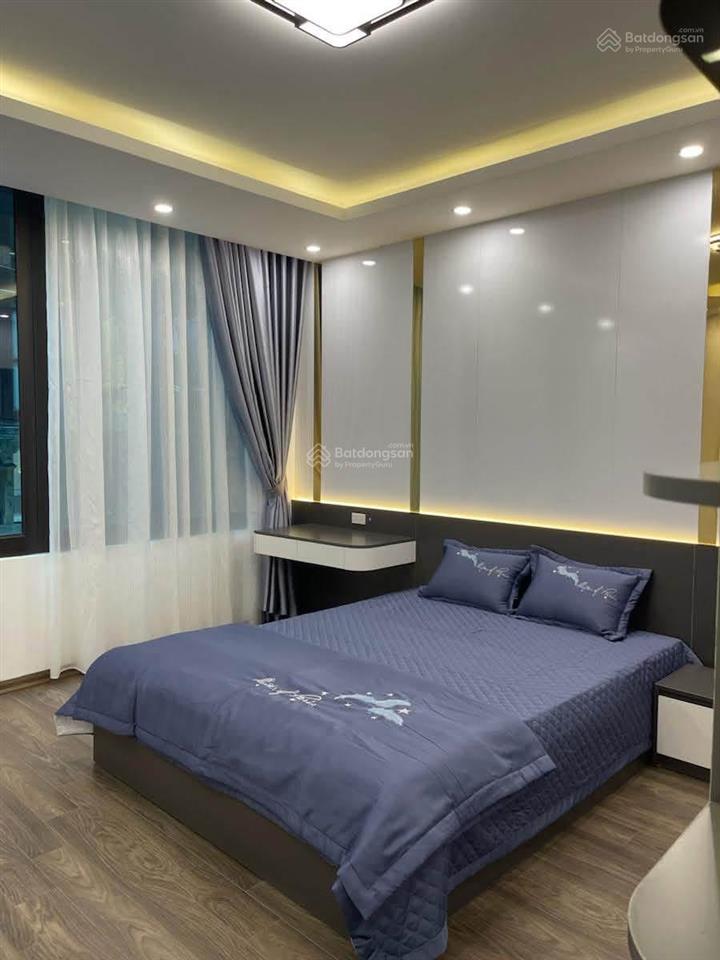Gần ô tô tránh tam trinh, ngõ nông rộng, nhà mới, phân lô bàn cờ, tặng full nt. 42m*5t, giá 8.6 tỷ.