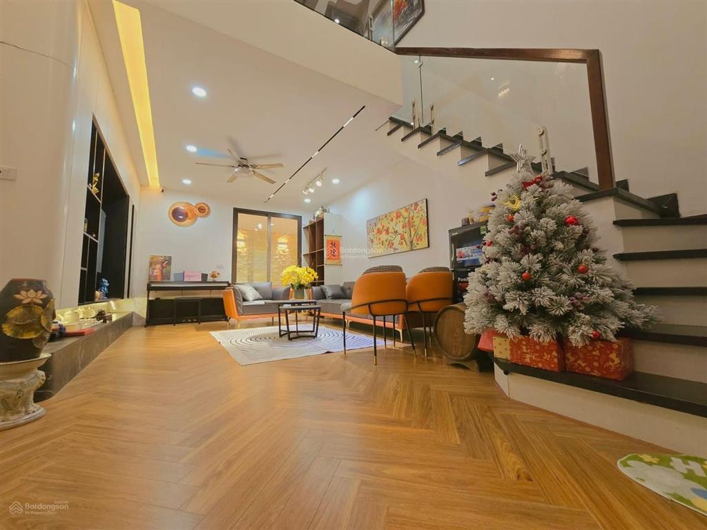 Giảm sâu phố minh khai, thang máy, ngõ nông rộng 3m, nhà mới, tặng nt, 45m*5t, giá 8,3 tỷ, có tl.
