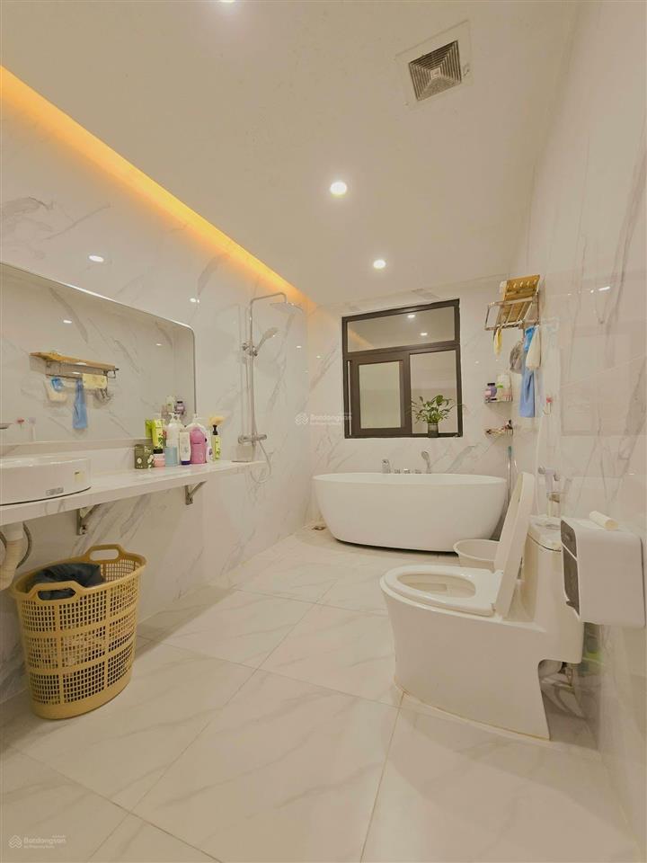 Giảm sâu phố minh khai, thang máy, ngõ nông rộng 3m, nhà mới, tặng nt, 45m*5t, giá 8,3 tỷ, có tl.