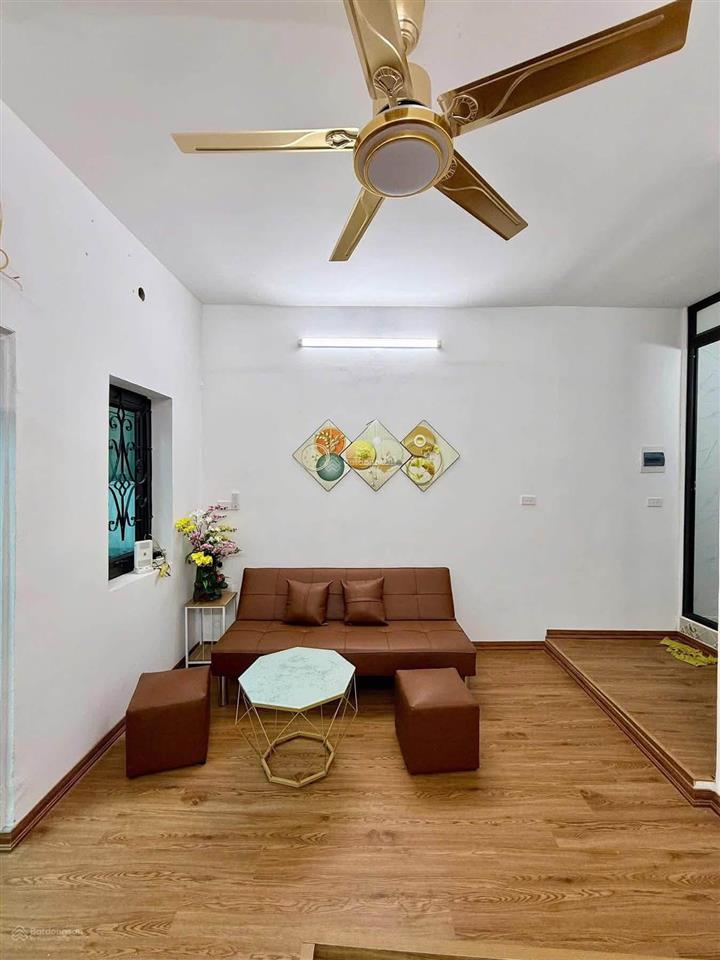 Ô tô đỗ cửa phố đại la, tặng full nội thất, lô góc 3 thoáng sáng tự nhiên. 35m*5t. giá 7,2 tỷ.