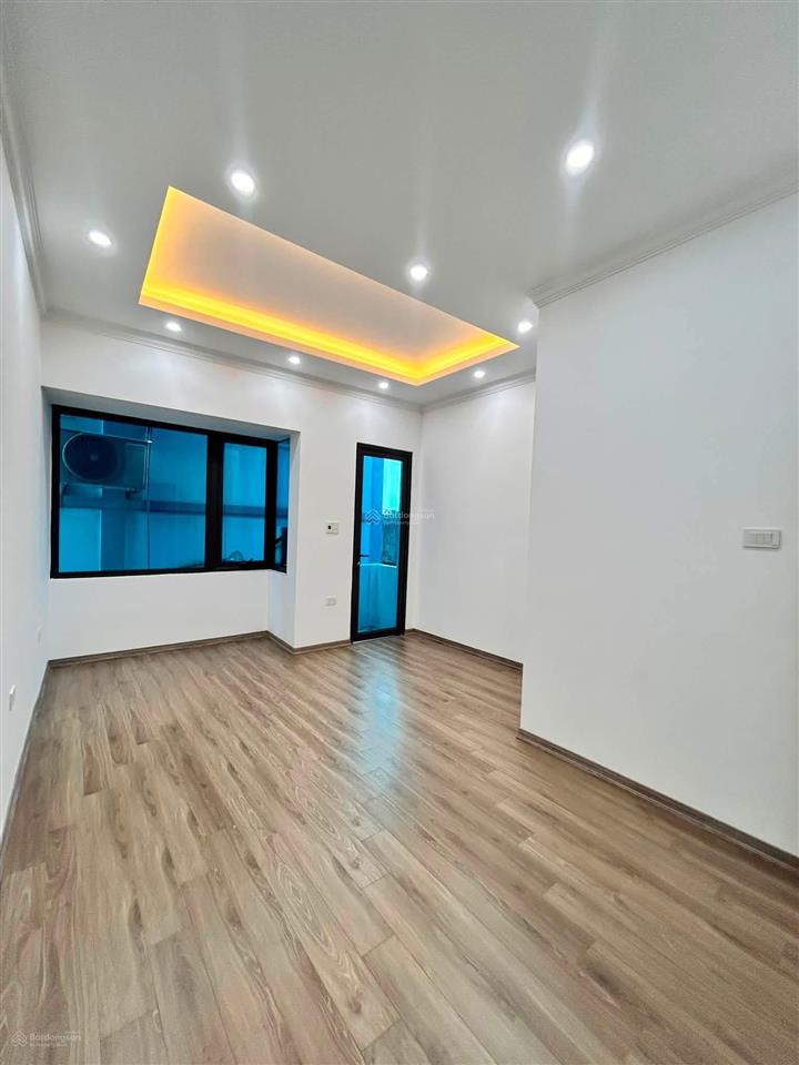 Ô tô đỗ cửa minh khai, thang máy, mặt ngõ nông thông rộng, nhà mới kính coong, 42m2 5t giá 7,7 tỷ