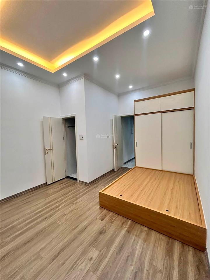 Ô tô đỗ cửa minh khai, thang máy, mặt ngõ nông thông rộng, nhà mới kính coong, 42m2 5t giá 7,7 tỷ