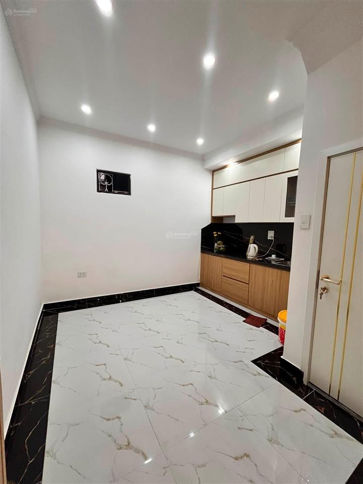 Ô tô đỗ cửa minh khai, thang máy, mặt ngõ nông thông rộng, nhà mới kính coong, 42m2 5t giá 7,7 tỷ