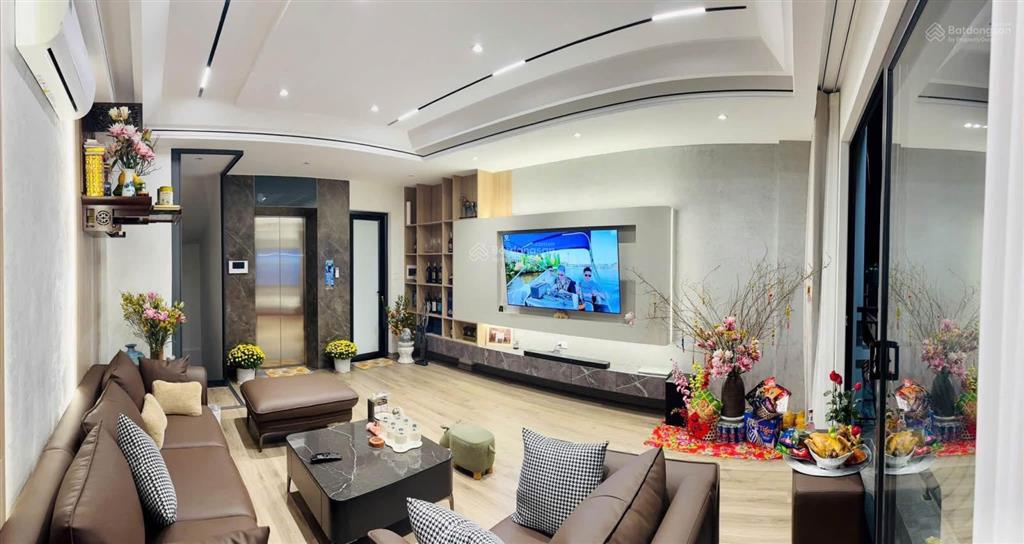 Giảm giá kim ngưu, gần ô tô, ngõ nông rộng, thông tứ phía, kinh doanh tốt. dt 46m2*5t giá 9,6 tỷ