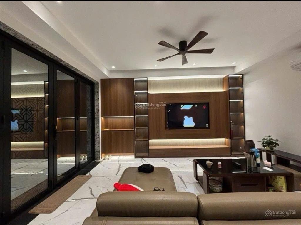 Gần ô tô tránh phố võ thị sáu. nhà mới, ngõ nông thoáng, thang máy tặng full nt đẹp, 45m*5t* 8,2tỷ