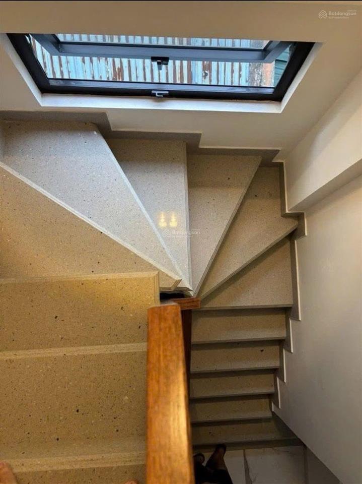 Gần ô tô tránh phố võ thị sáu. nhà mới, ngõ nông thoáng, thang máy tặng full nt đẹp, 45m*5t* 8,2tỷ