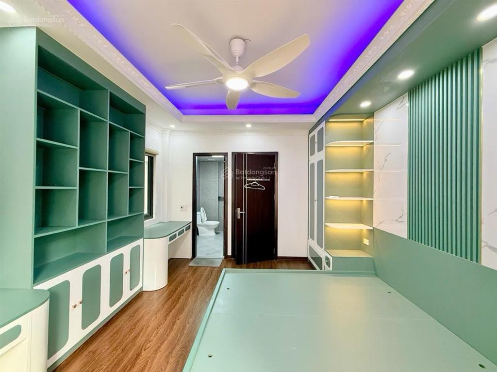 Gần ô tô tránh, lô góc, 2 thoáng sáng vĩnh viễn, ngõ rộng 3,5m, tặng full nt xịn, 46m*5t. 8,8 tỷ.