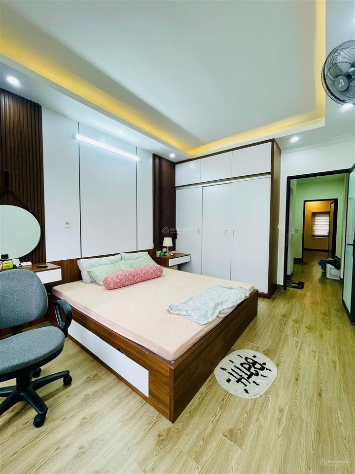 Ô tô đỗ cổng phố kim ngưu, phân lô, 10m ra ô tô tránh, ngõ thông kd, 42m*5t giá 8,6 tỷ. không qh.