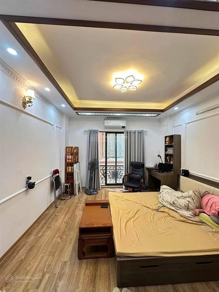 Ô tô đỗ cổng bạch mai, nhà đẹp, tặng full nt, ngõ rộng 3,5m, phân lô. 41m*5t, giá 9,5 tỷ. nhà k qh.