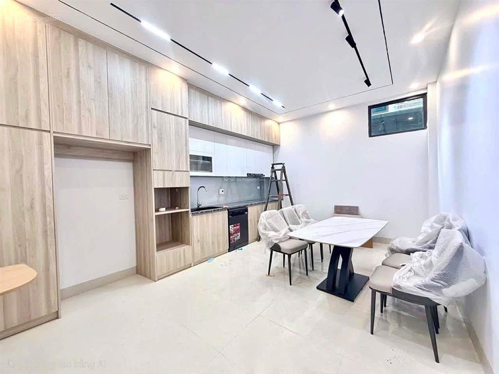 Giảm giá kim ngưu, gần ô tô, ngõ nông rộng, thông tứ phía, kinh doanh tốt. dt 38m *5t giá 7.9 tỷ.