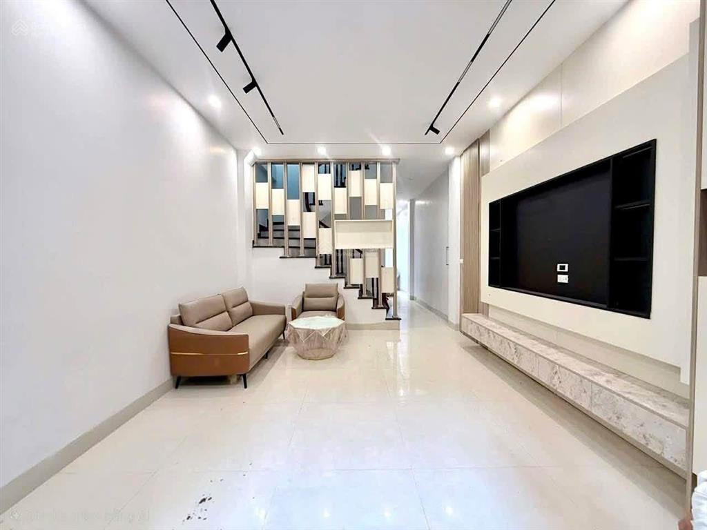 Giảm giá kim ngưu, gần ô tô, ngõ nông rộng, thông tứ phía, kinh doanh tốt. dt 38m *5t giá 7.9 tỷ.