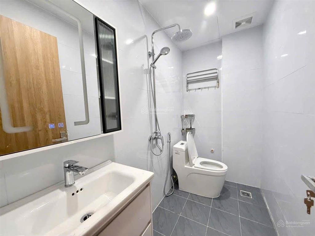 Giảm giá kim ngưu, gần ô tô, ngõ nông rộng, thông tứ phía, kinh doanh tốt. dt 38m *5t giá 7.9 tỷ.