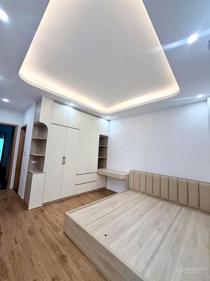 Giảm giá kim ngưu, gần ô tô, ngõ nông rộng, thông tứ phía, kinh doanh tốt. dt 38m *5t giá 7.9 tỷ.