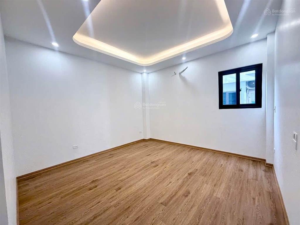 Giảm giá kim ngưu, gần ô tô, ngõ nông rộng, thông tứ phía, kinh doanh tốt. dt 38m *5t giá 7.9 tỷ.