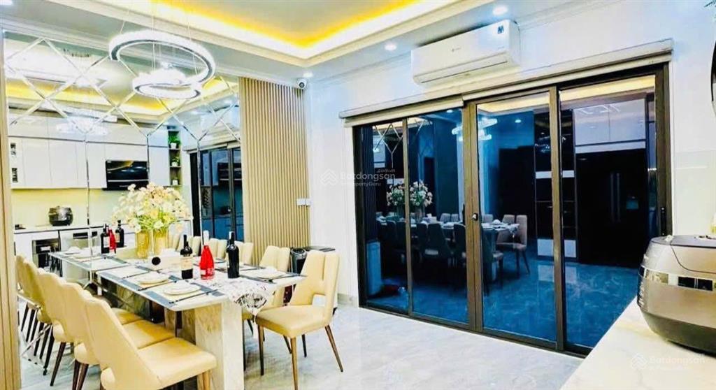 Nhanh mới kịp minh khai, ô tô vào nhà mới đẹp lung linh, ngõ thông, full nội thất, 41m*6t, 8,9 tỷ.