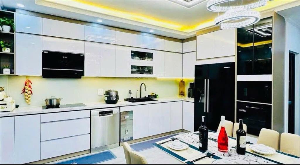 Nhanh mới kịp minh khai, ô tô vào nhà mới đẹp lung linh, ngõ thông, full nội thất, 41m*6t, 8,9 tỷ.