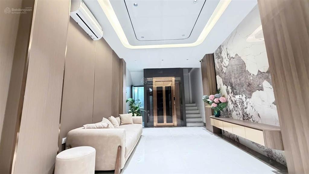 Lô góc minh khai, ngõ nông thông kinh doanh, thang máy, nhà mới, tặng full nt, dt 42m*5t. 8.5 tỷ.