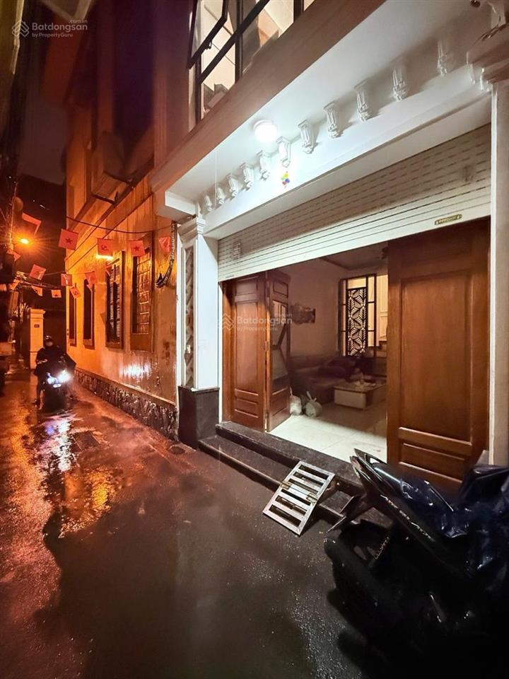 Ô tô đỗ gần nhà phố hồng mai, lô góc, sổ đỏ cc, dt 35m*5t giá 6,5 tỷ. nhà không qh, có thương lượng